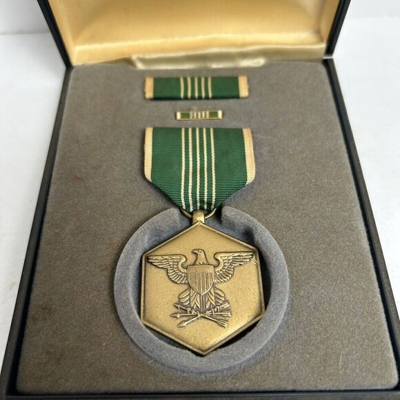 US Military Medal FOR MILITARY MERIT RIBBON & LAPEL PIN GREEN STRIPE w/ Case - Picture 2 of 6